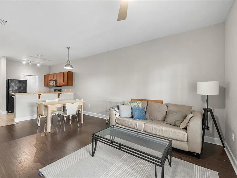 2927 SW 35th Pl #113 — Photo 8