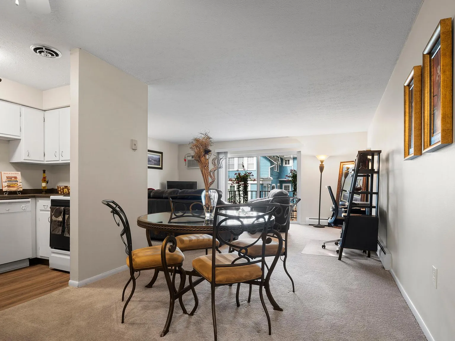 Parkview Manor — Photo 3