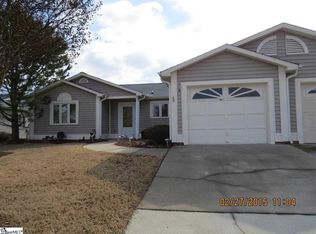 4 Hillview Dr, Greenville, SC 29615