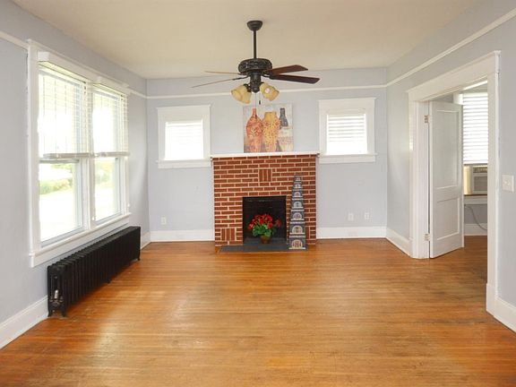 5th image of 615 Mansfield Ave