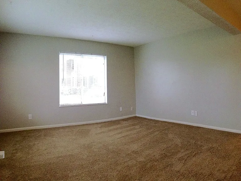 1095 Parkridge Ct #2 — Photo 8