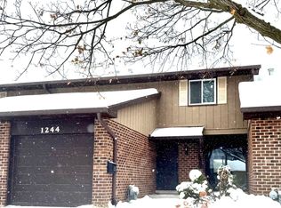 1244 Loughborough Ct, Wheaton, IL 60189