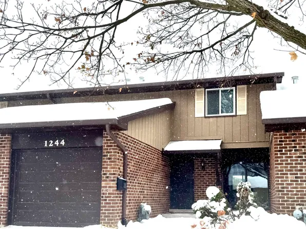 1244 Loughborough Ct, Wheaton, IL 60189
