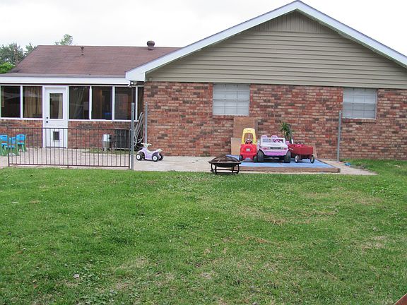4th image of 3032 Diane Dr
