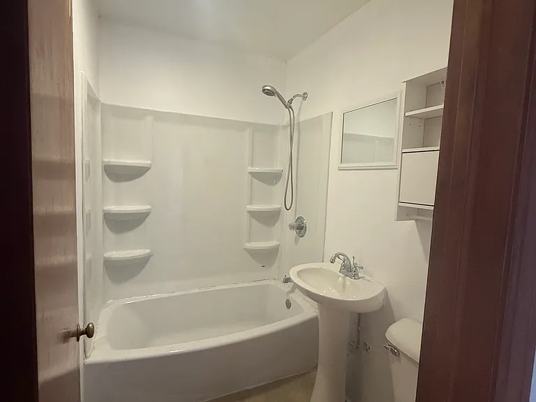924 29th Ave — Photo 8