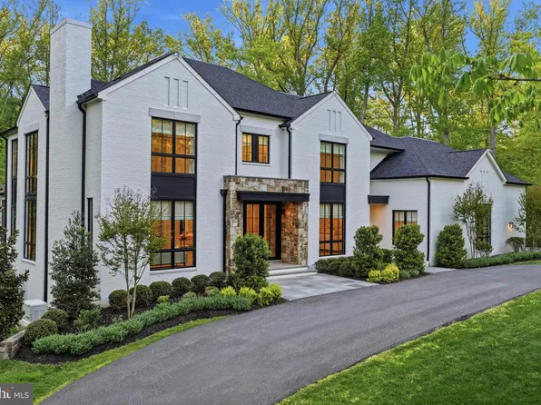 938 Saigon Rd, Mc Lean, VA 22102