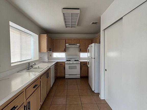 4th image of 5945 Sunrise Hills Dr