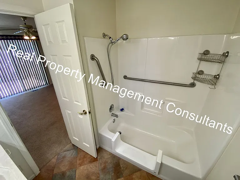 2428 Little Blue Ct — Photo 18