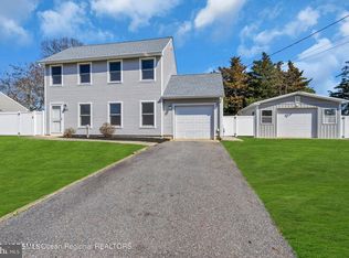 20 Colonial Dr, Little Egg Harbor, NJ