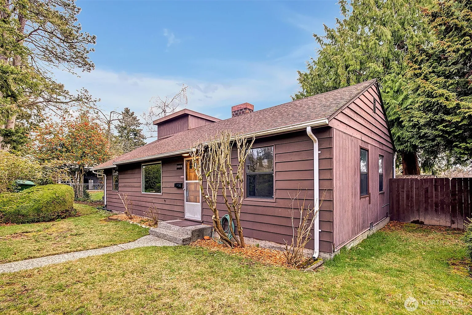 10014 33rd Avenue SW photo 1
