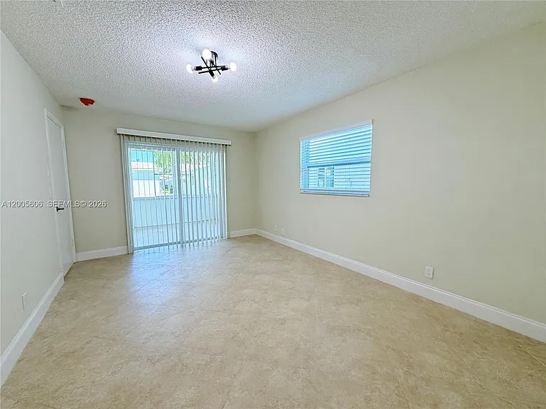 8581 NW 17th St — Photo 22