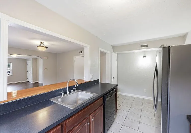 1048 Berkeley Rd #B — Photo 16