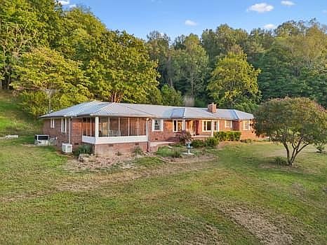 1st image of 3427 Lyndell Bell Rd