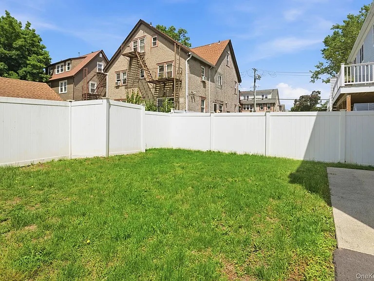 52 Nelson Ave #2 — Photo 7