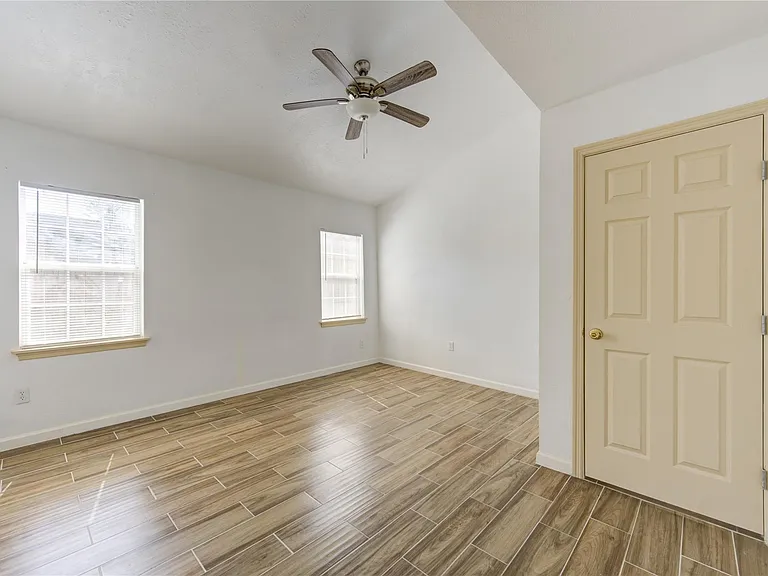 4403 Willow Beach Dr — Photo 19