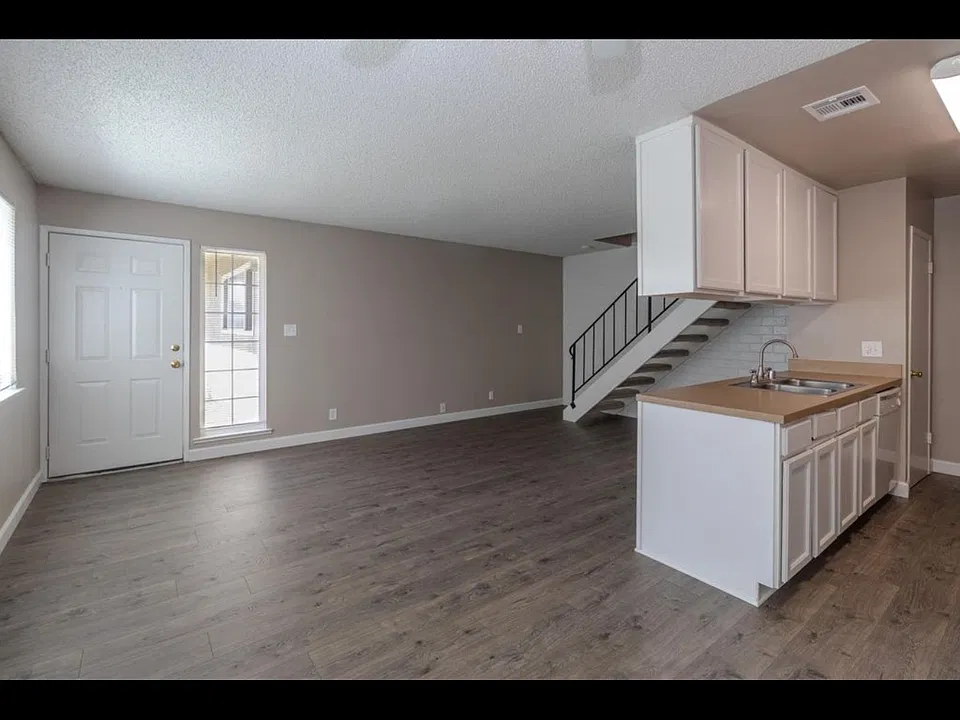 471 W Santa Ana Ave #2