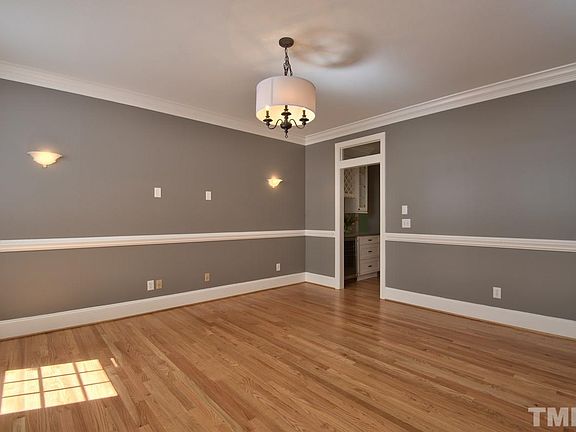 4th image of 200 Arcadia Ln