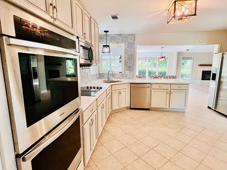 205 Kinderhill Ct — Photo 15