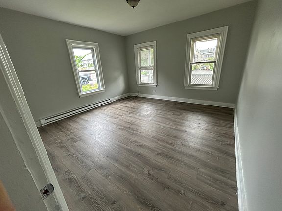 5th image of 89 Mill St