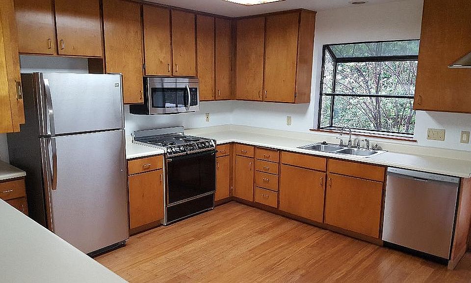 2nd image of 1508 Seacrest Ln