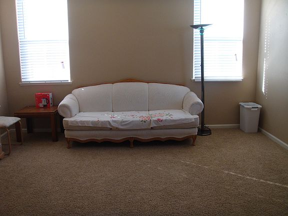 4th image of 2796 Holland Pl