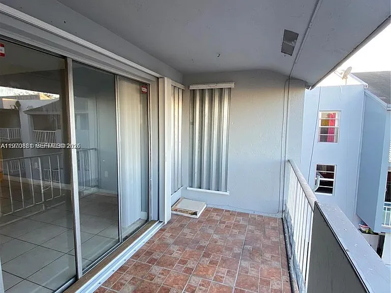 1735 W 60th St #M301 — Photo 23