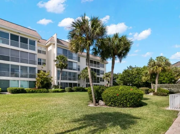 605 Sutton Pl APT 102, Longboat Key, FL 34228
