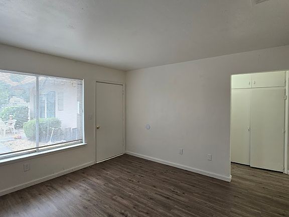 2nd image of 229 E Tuolumne St #229