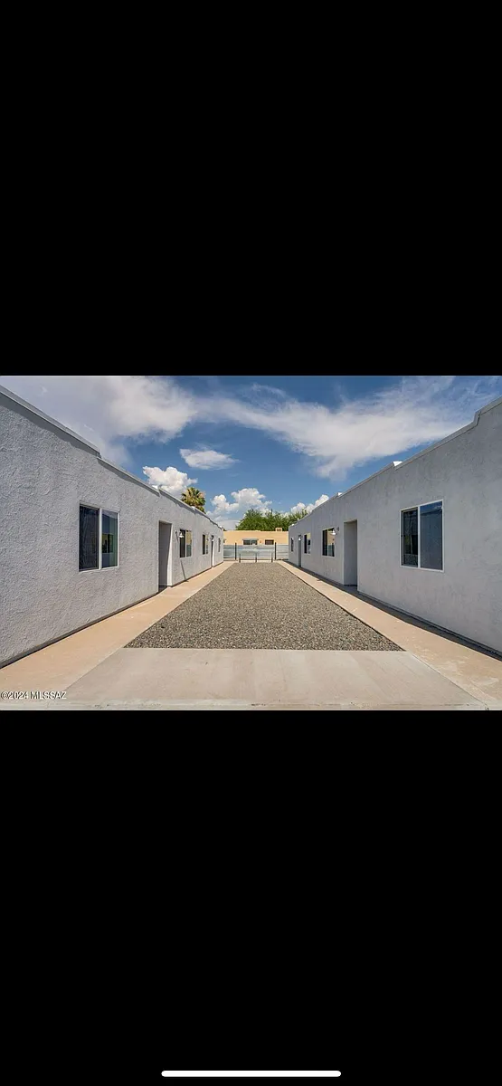 Building Photo - 5701 E Pima St #5703-5705