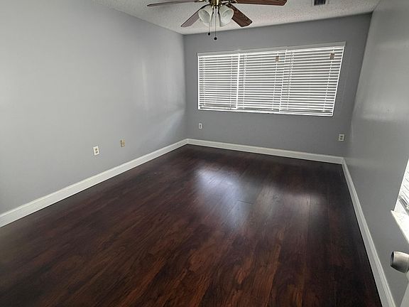 3rd image of 5075 Ernst Ct #5075