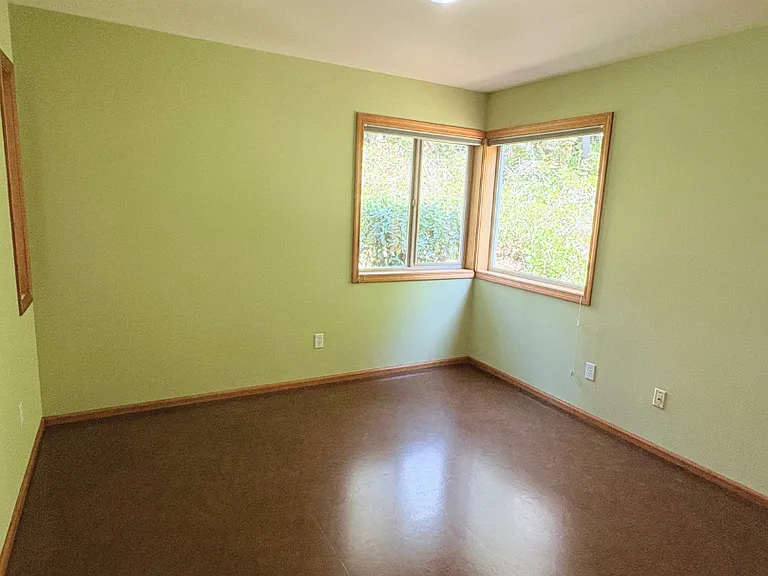 7205 SW Burl Dr — Photo 28