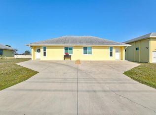 3827 Hialeah Rd #A & B, Venice, FL 34293