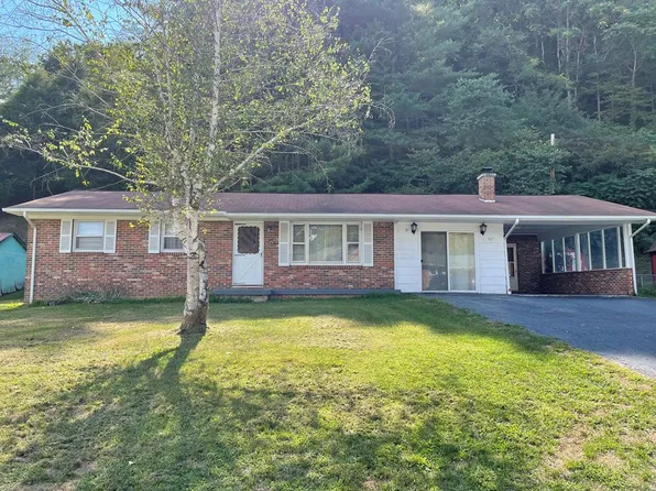 127 Country Oaks Dr, Honaker, VA 24260