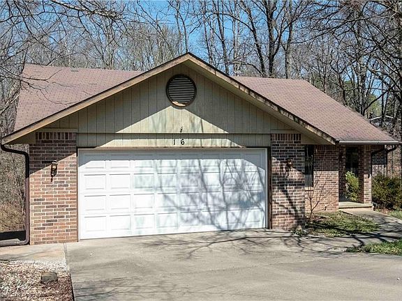 2nd image of 16 Clevedon Cir