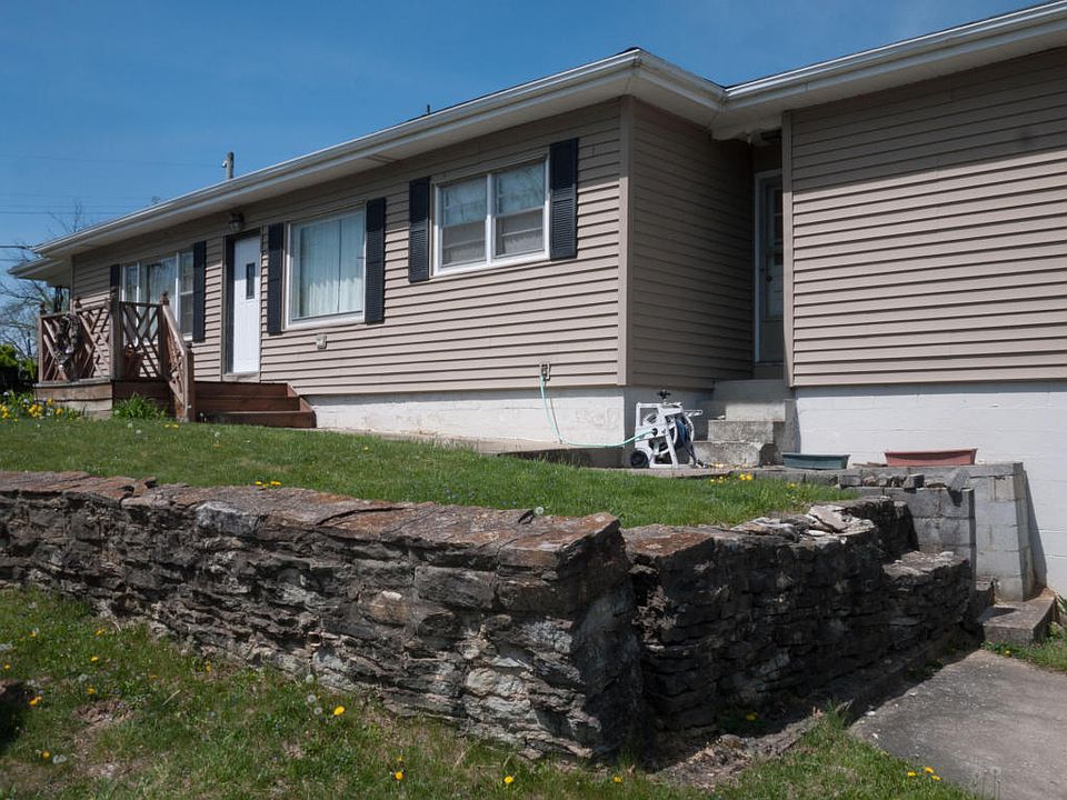 1st image of 615 Skyview Dr