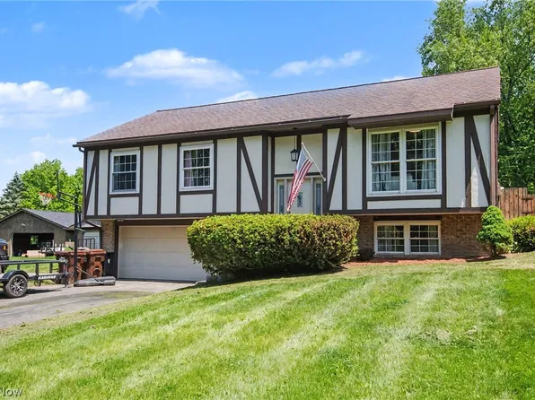 1392 Homestead Dr, East Liverpool, OH 43920