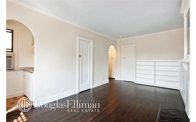 Rented by Douglas Elliman | media 14