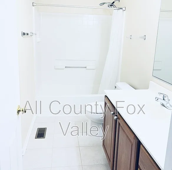 1844 Crenshaw Cir — Photo 17