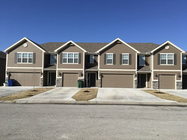 1520 NE Erin Ct