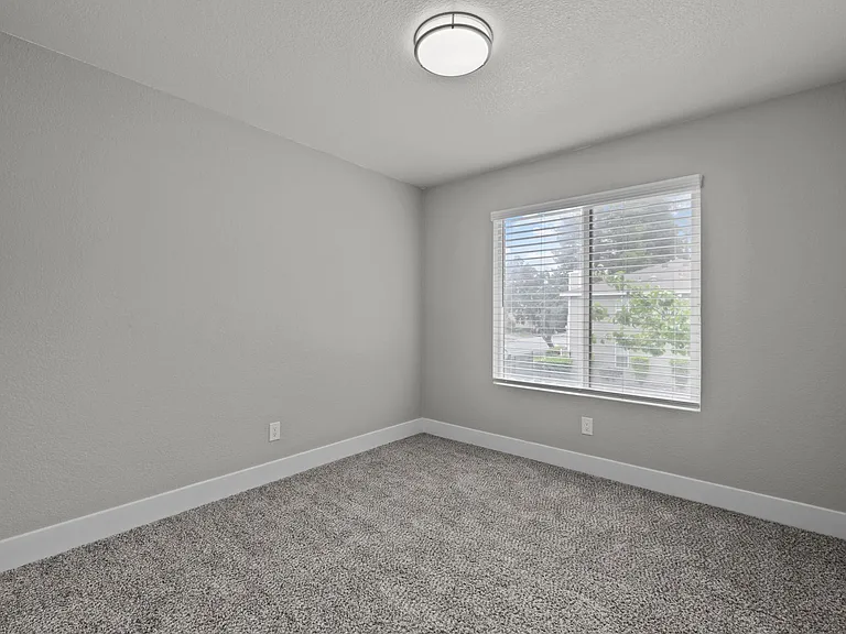 Sutter Station Apartments — Photo 10