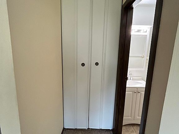 3rd image of 207 W Eldred St APT 8