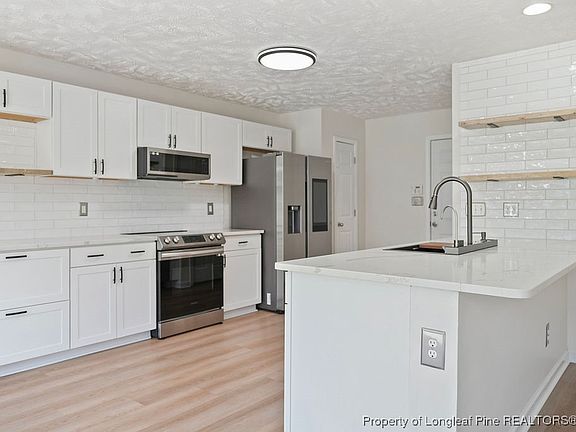 4th image of 488 Collinwood Dr