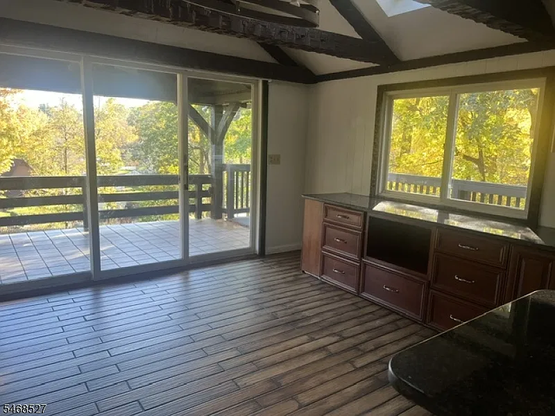 3 bed, 2.0 bath, $3,200 — Photo 4