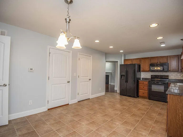1509 Chariot Ln #H — Photo 8