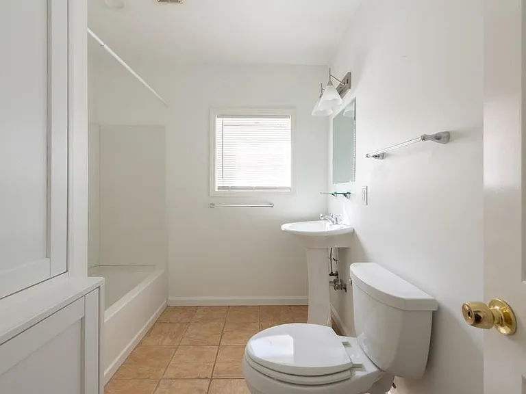342 Mathews Ave NE #A — Photo 14