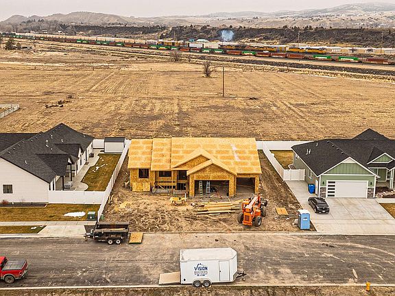 3rd image of 564 Mulligan Rd