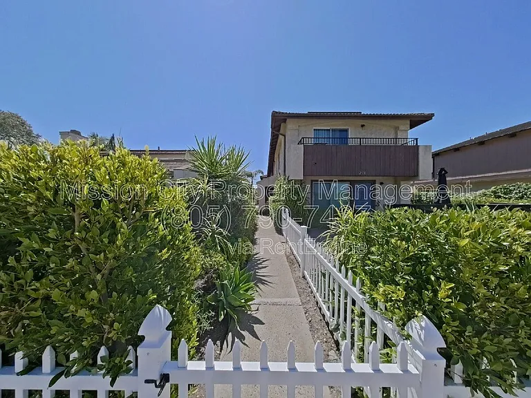 250 Ash Ave #C — Photo 15