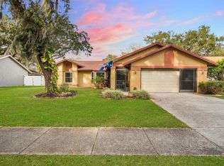 1904 Landside Dr, Valrico, FL 33594