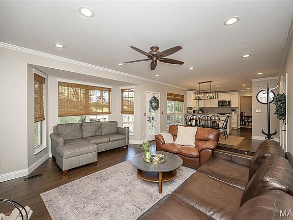 3rd image of 2206 Riding Spur Dr