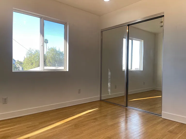 479 Nassau Ave — Photo 19